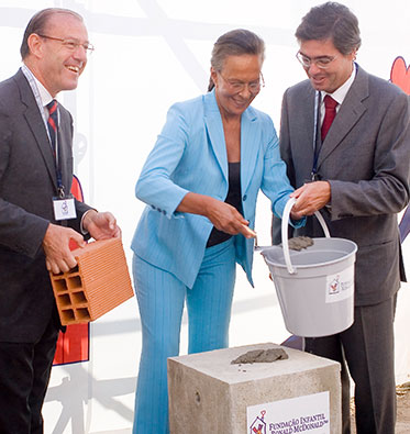 2005 - Lançamento da 1ª pedra da Casa Ronald McDonald de Lisboa